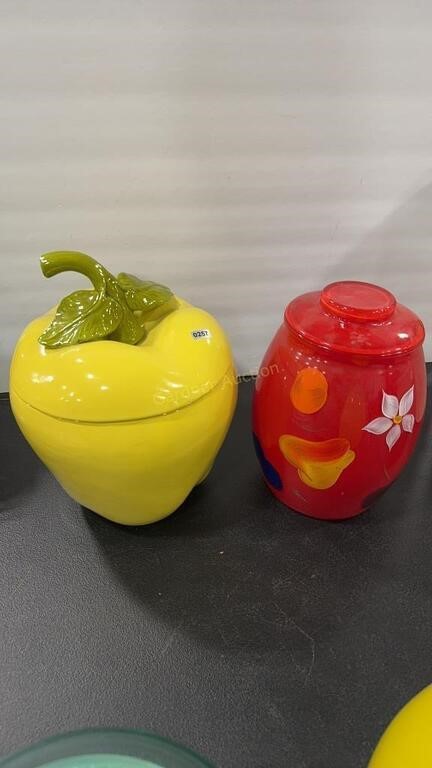 RED BARTLETT COLLINS COOKIE JAR AND APPLE COOKIE