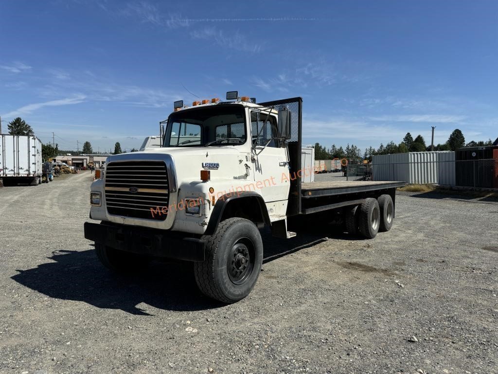 1990 Ford L8000 T/A Flatbed Truck