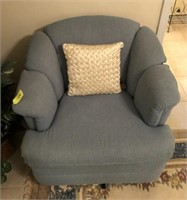 SWIVEL ARM CHAIR