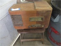 Antique Firestone Radio with tubes