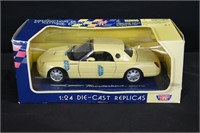 Motor Max 1:24 Thunderbird Die Cast Car