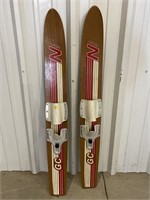 Pair of GC Nash Childs Skis