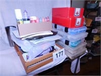 5 storage cases & contents - Jewelry supplies -