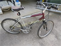Raleigh bicycle bike sc200
