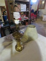 LAMP WITH METAL SHADE