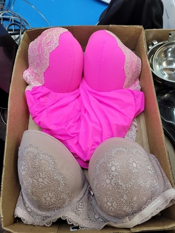 Bras size 36d and 38c