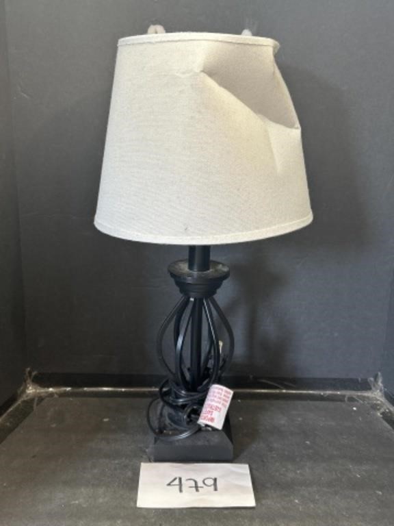 Lamp With Shade 19in