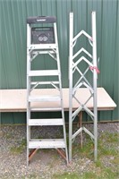 2 aluminum step ladders