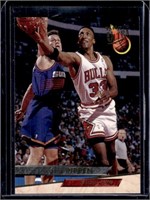 Scottie Pippen 1993-94 Fleer Ultra #34