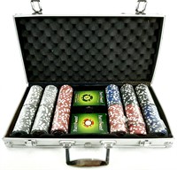 Valise de poker pleine avec 2 jeux de cartes