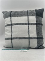 NEW Threshold 21"x22” Toss Pillow