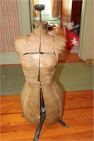 Dress form mannequin