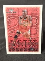 MJ Exclusives UD Michael Jordan card #201