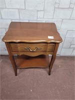 Vintage side table in good condition
