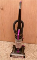 Lightweight Bissel Vacuum w/attachments