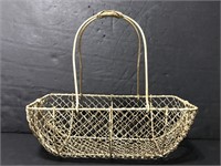 Handled wire egg basket