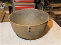 Cast Iron Kettle (See crack in picture)