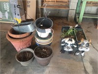 Miscellaneous hanging pots and planters