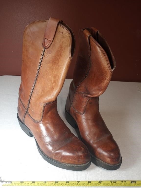 Georgia Cowboy Boots size 9?