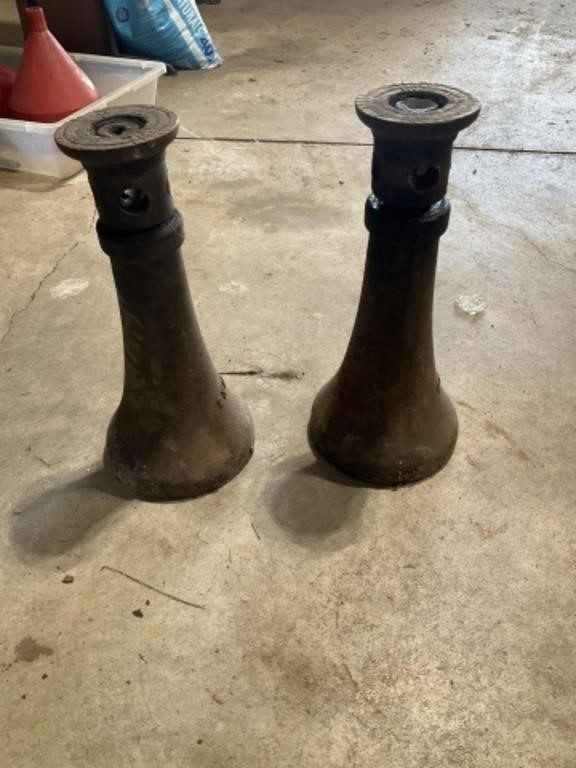 2 Floor Screw Jacks 15” Closed, both loose