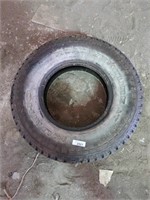 1 Road Venture AT Tire - LT265 / 75R16 KumHo tire
