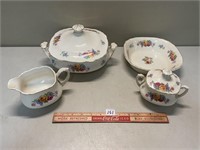 LOT OF WEDGWOOD ''MARY STUART'' SERVING PIECES