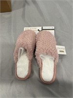 New Gold Toe Women’s Slippers- Size 6/7