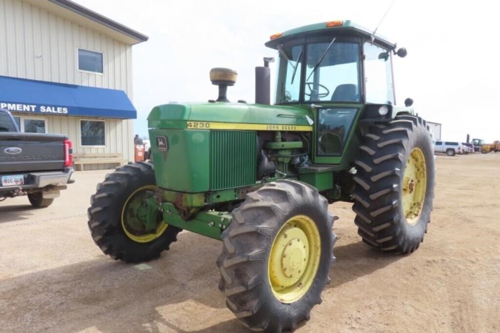 1974 JD 4230 Tractor #205737