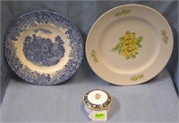 Pair of vintage plates and trinket box