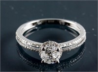 14k White Gold Diamond Halo Ring CRV$6660