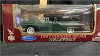 die cast 1:18 collection 1957 courier sedan