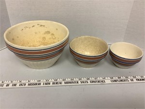 3 stoneware mixing bowls