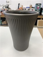 New Suncast 21" x 15.5" Decorative Planter