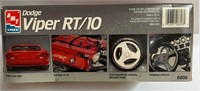 Dodge Viper RT/10 1/25 Model Kit AMT/Ertl
