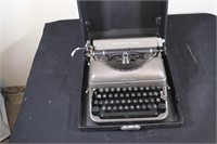 Vintage Remington Rand Typewriter in Case