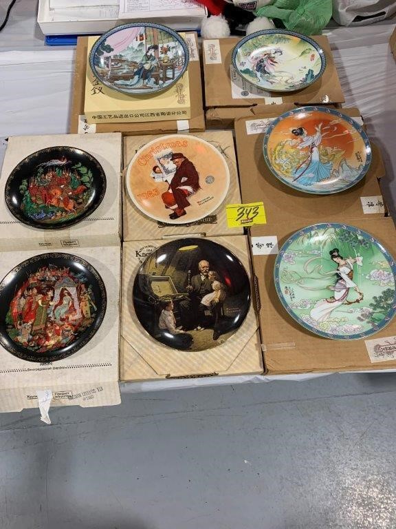 GROUP OF COLLECTOR PLATES & BOXES