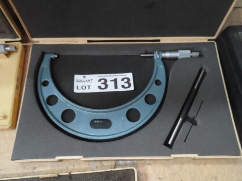 Mitutoyo Outside micrometer 6-7" & Case