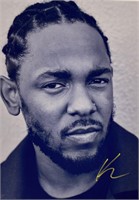 Autograph Kendrick Lamar Photo