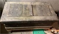 Large antique carpenters box w/lift-out trays