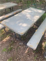 Picnic table