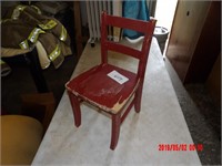 2 CHILD CHAIRS AND TABLE