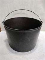 Cast iron pot with handle 10x7