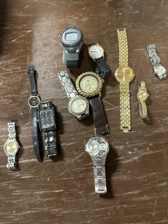 Lot of Vintage Watches.. men and womens