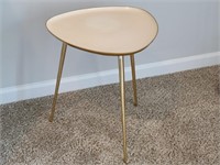 ACCENT TABLE