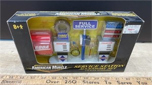 American Muscle Service Station Accessory Set,