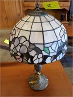 FLORAL LEADED/STAINED LAMP