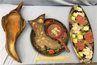 Lot of 5 decorative bowls or plaques, some are woo