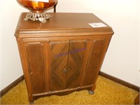 Wood cabinet