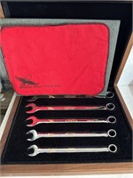Snap on collector wrench set