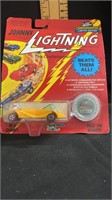 1:64 die cast johnny lightning  the challengers